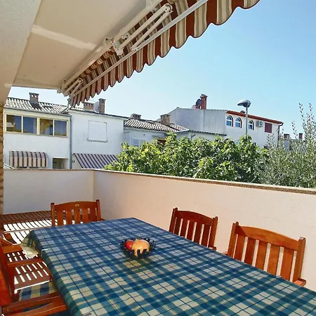 2 Bedroom Beautiful In Apartment *
