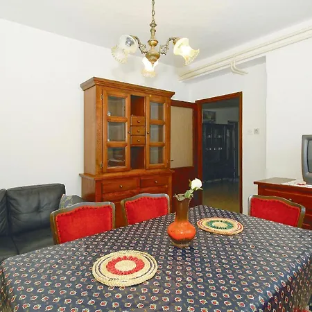 Vcemina Vi Apartman *