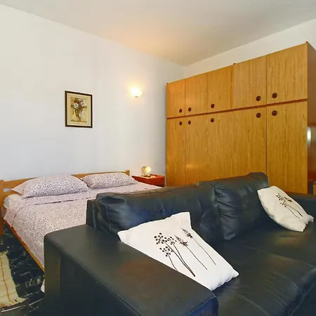 Apartment 2 Bedroom Beautiful In