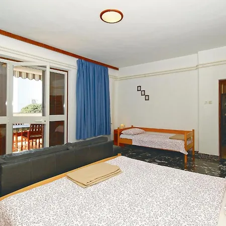 2 Bedroom Beautiful In *